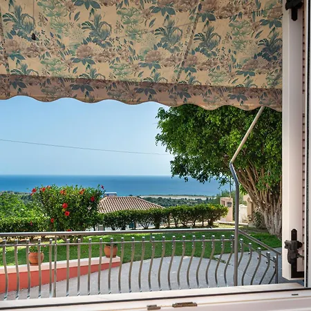 Angelina's Sea View بيت للعطل